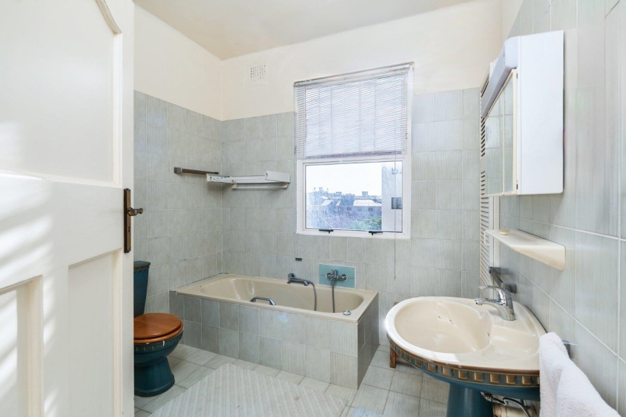 2 Bedroom Property for Sale in Sea Point Western Cape